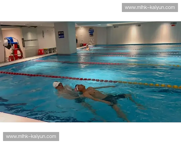 高效游泳训练方法，助你快速提升游泳技能！