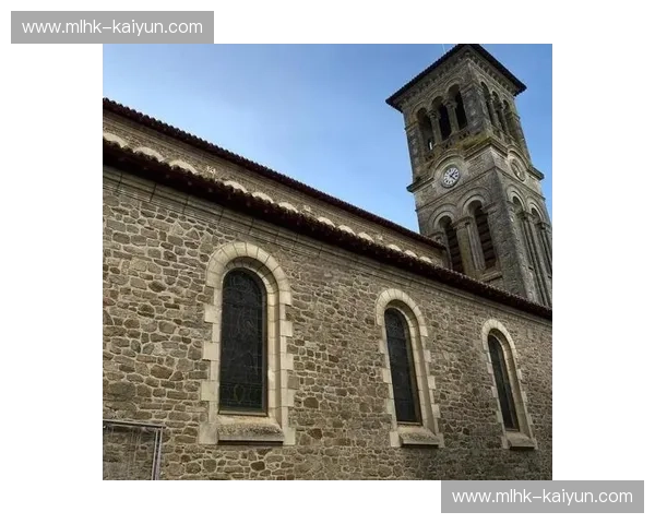 南法风情与卢瓦尔河谷的浪漫：阿尔勒与图尔的古典魅力对决